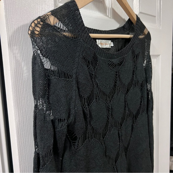 Simply Couture knit long sleeve top - Picture 3 of 6